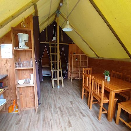 Camping Le Rouge Gorge **** 10' Puy Du Fou Сен-Лоран-сюр-Севр Екстер'єр фото