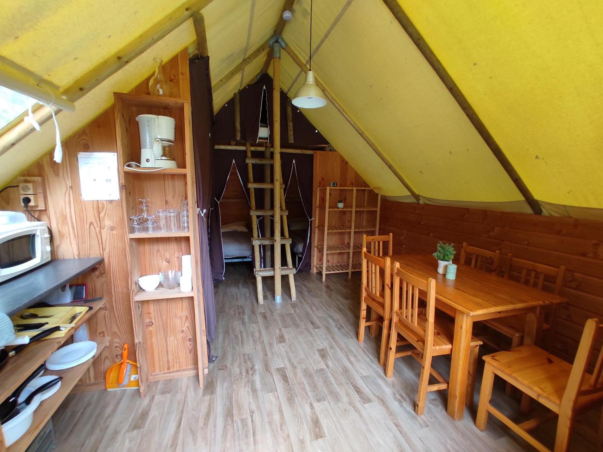 Camping Le Rouge Gorge **** 10' Puy Du Fou Сен-Лоран-сюр-Севр Екстер'єр фото