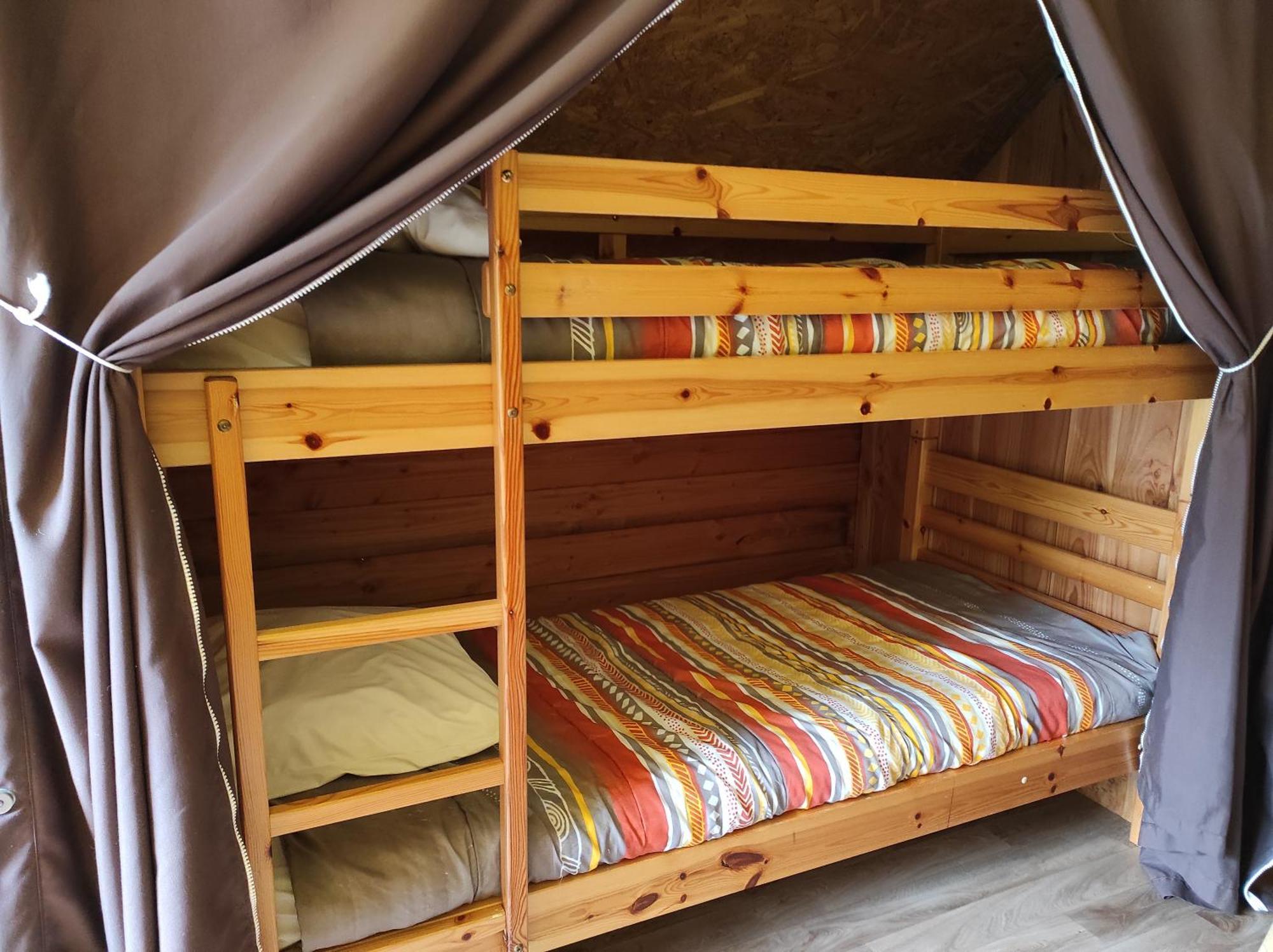 Camping Le Rouge Gorge **** 10' Puy Du Fou Сен-Лоран-сюр-Севр Екстер'єр фото