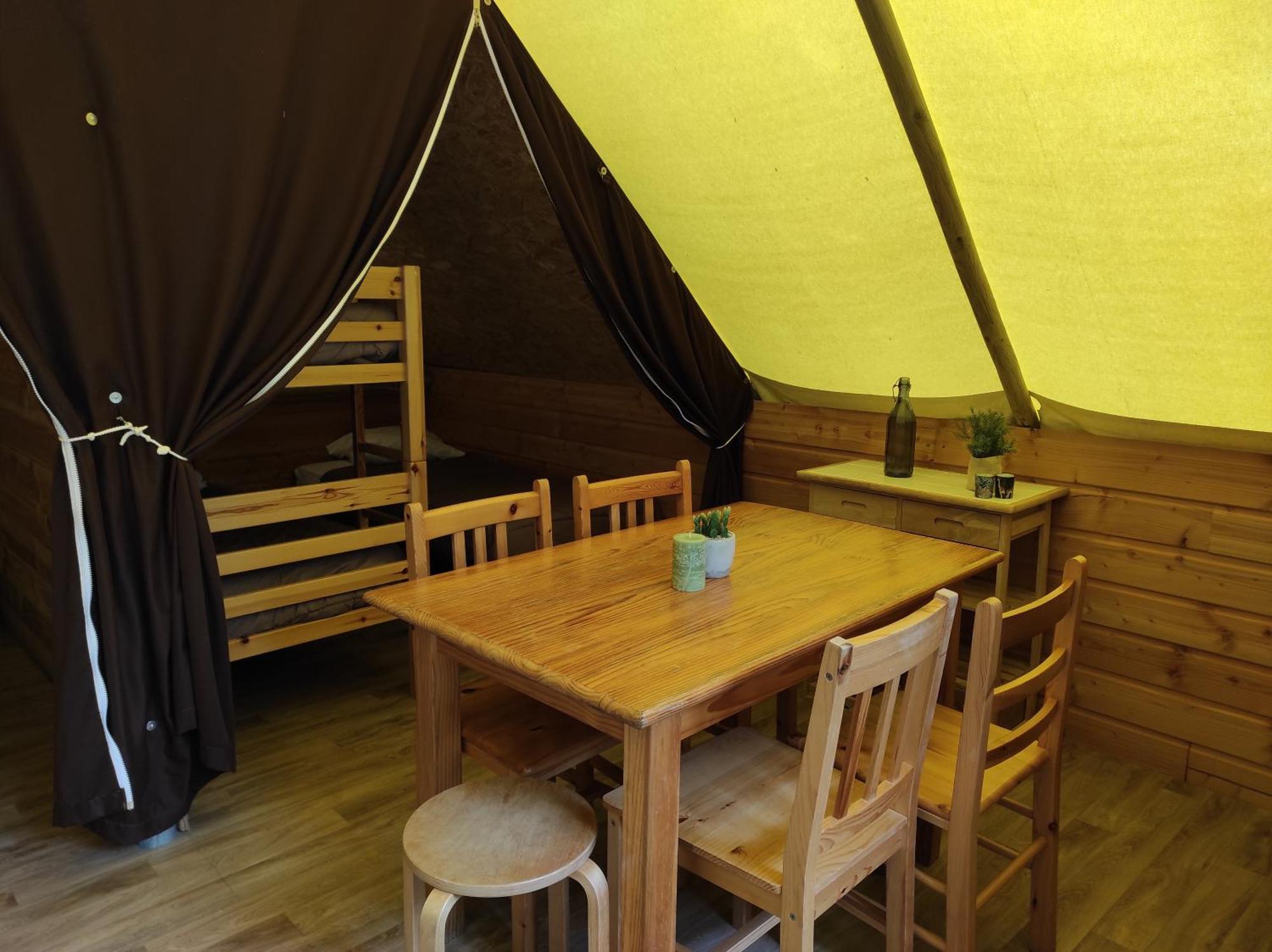 Camping Le Rouge Gorge **** 10' Puy Du Fou Сен-Лоран-сюр-Севр Екстер'єр фото